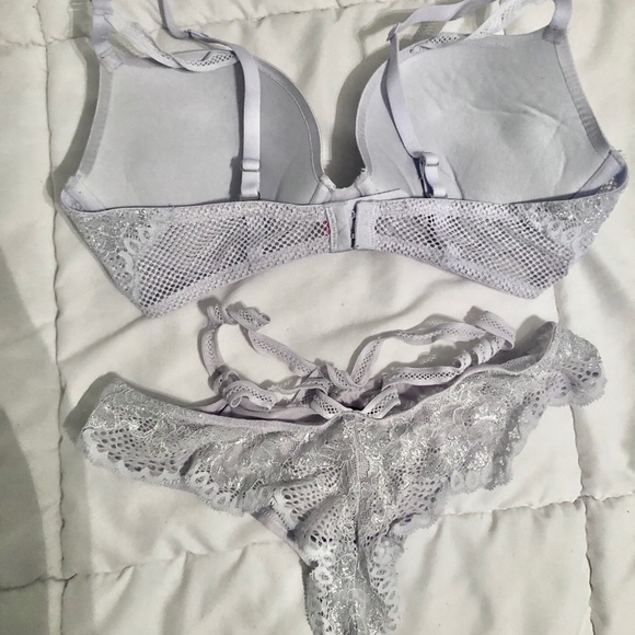 La Senza fishnet detailed bra (Beyond Sexy pushup) - Picture 2 of 2